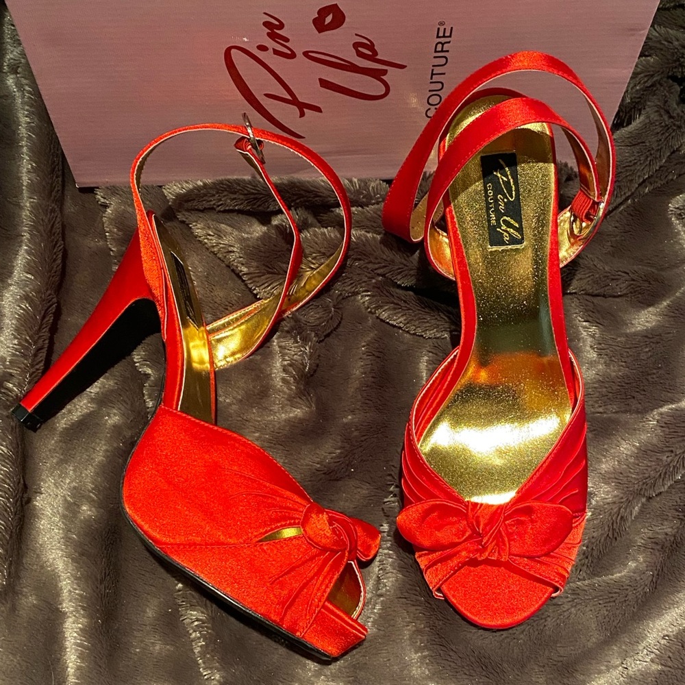 NWT! Red satin high heel pin up girl shoes